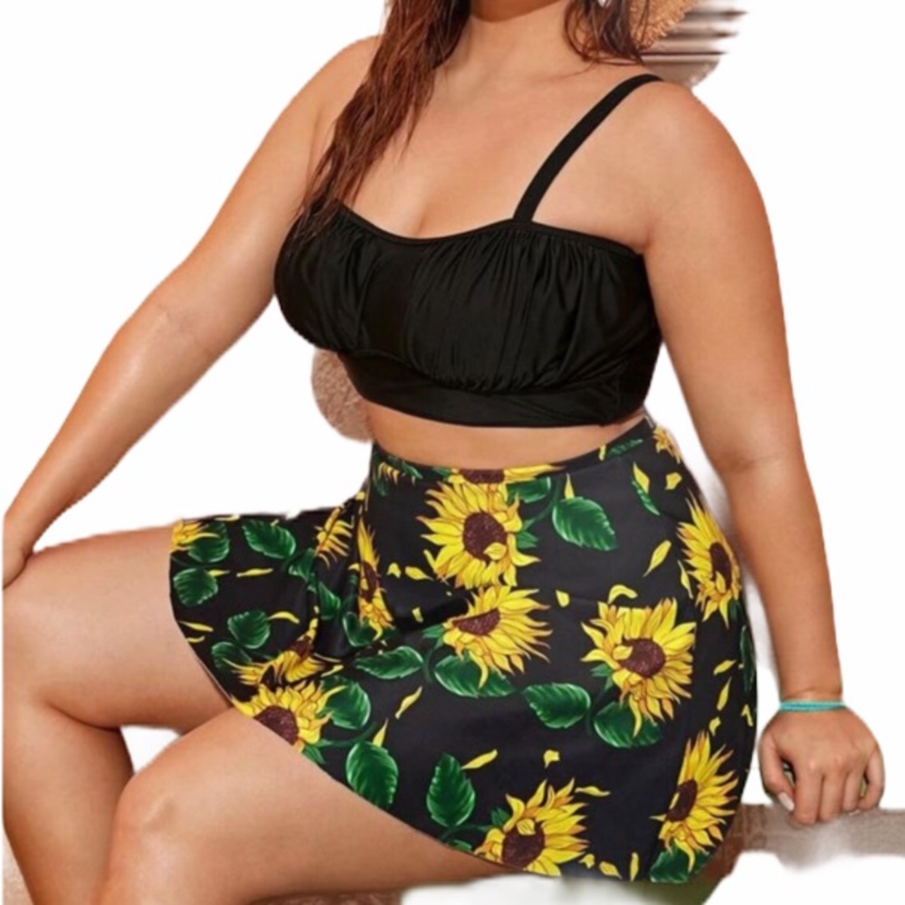 🆕 PLUS sunflower print bikini set of 3 - Picture 2 of 7
